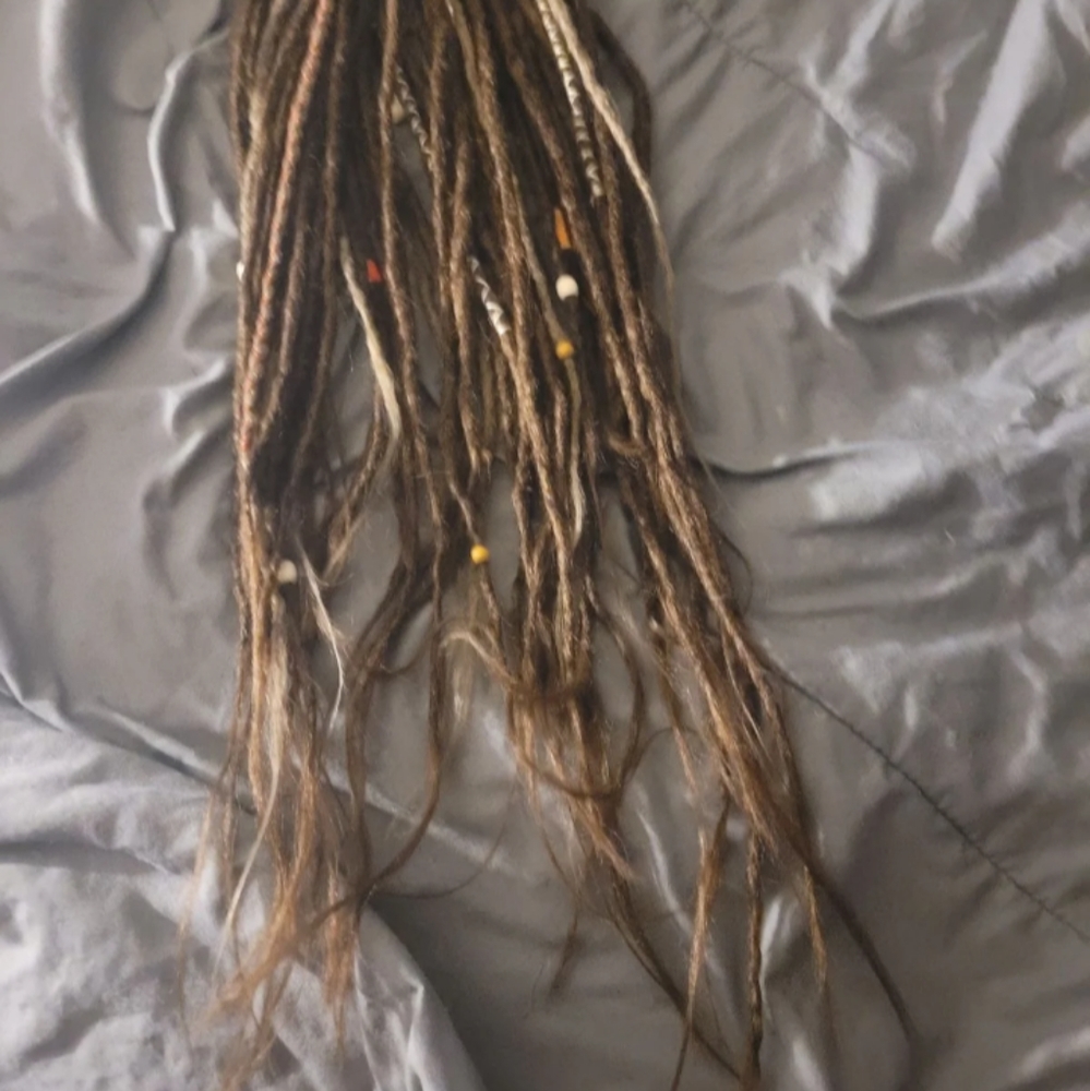 25 double ended synthetic  dreads, brown